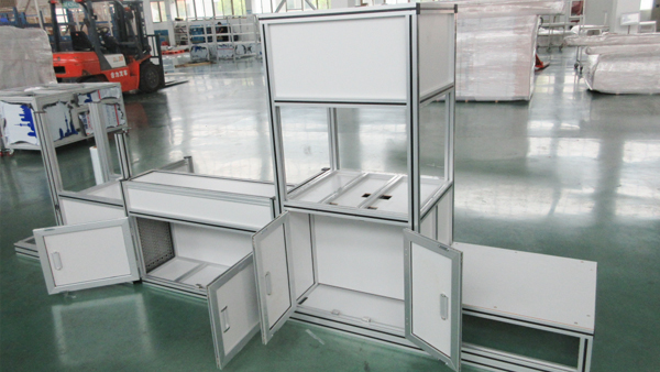 設(shè)備防塵罩由哪些結(jié)構(gòu)組成？